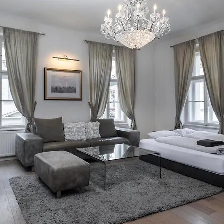 Royal Vysehrad Apartment *